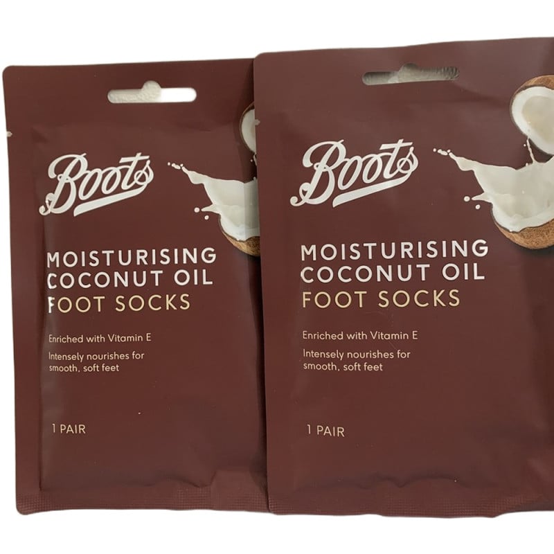 جوارب ترطيب القدمين بزيت جوز الهند من بوتس زوج واحد