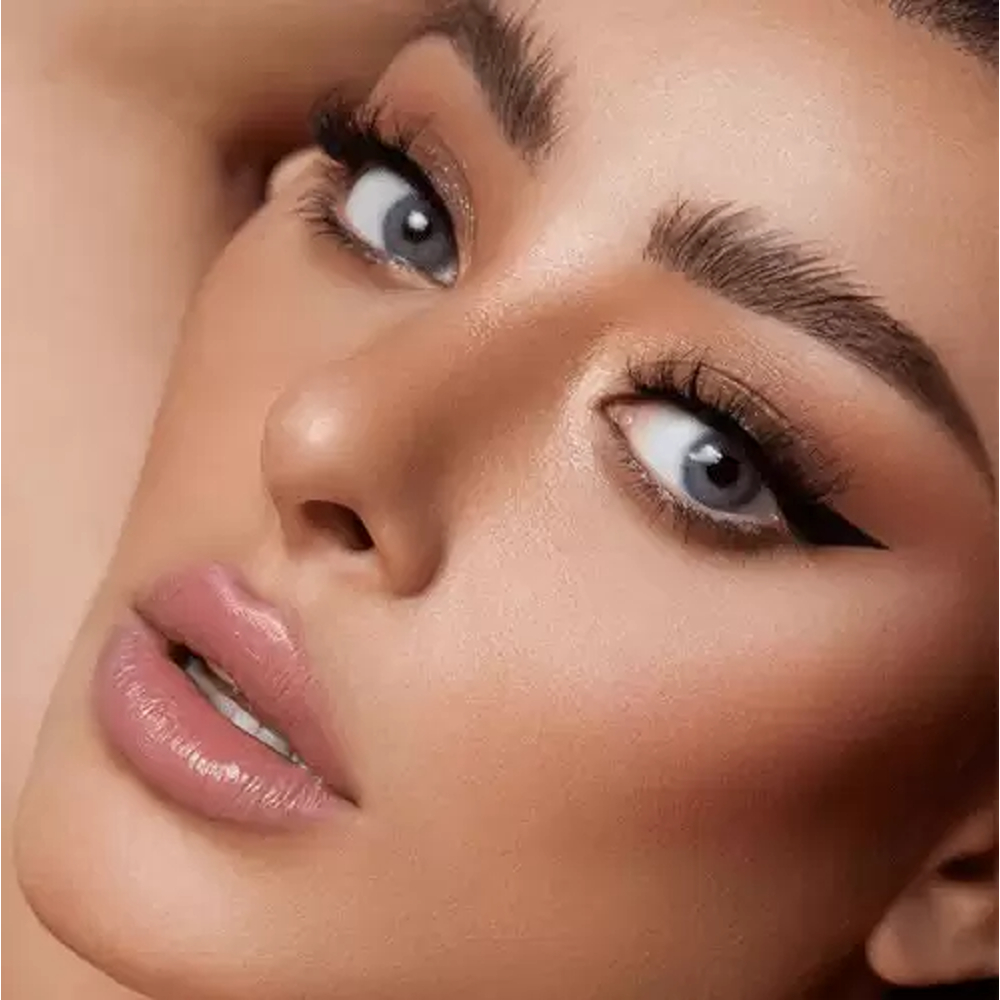 عدسات زينة ملونة طبيعية من بيوتيس – اكزوتيك دي اورو